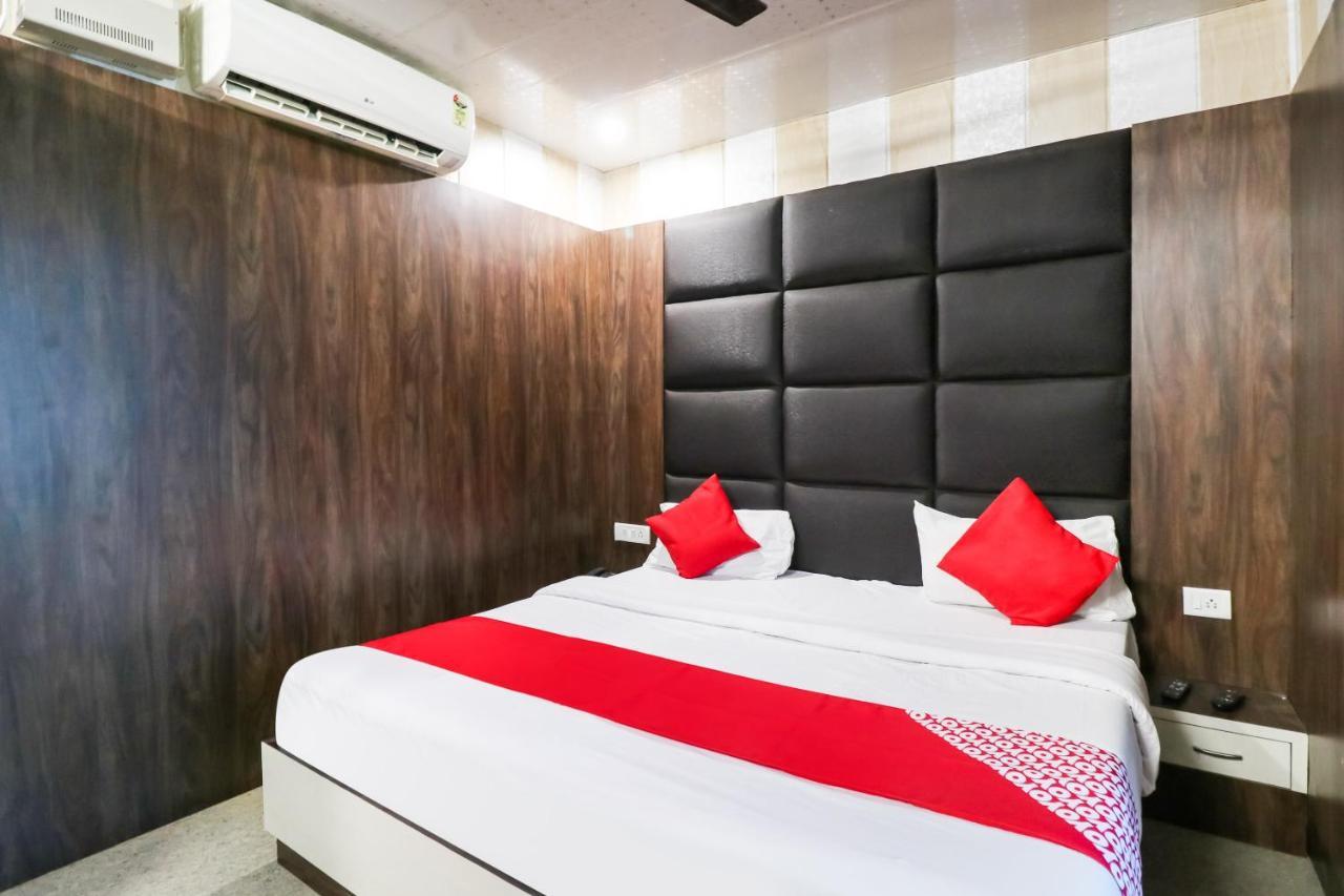 Oyo 6908 Hotel Royal City Azamgarh ภายนอก รูปภาพ