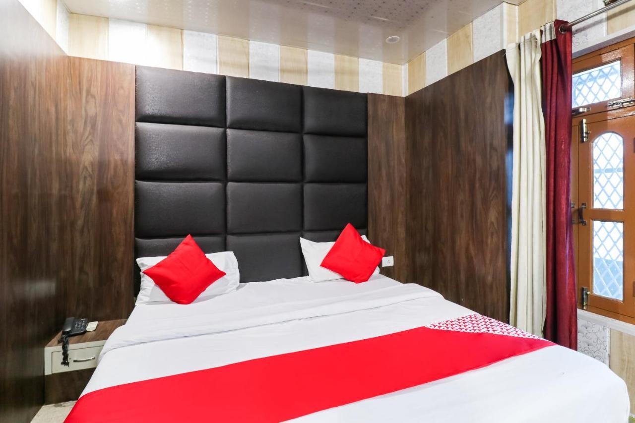 Oyo 6908 Hotel Royal City Azamgarh ภายนอก รูปภาพ