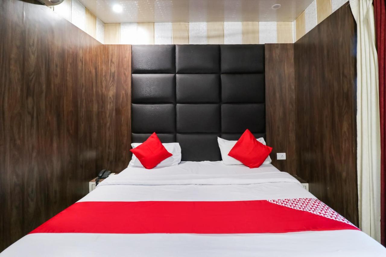 Oyo 6908 Hotel Royal City Azamgarh ภายนอก รูปภาพ