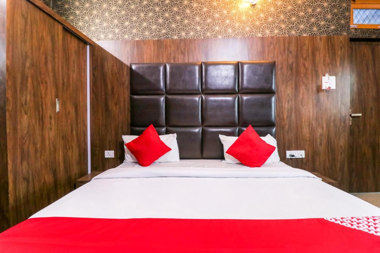 Oyo 6908 Hotel Royal City Azamgarh ภายนอก รูปภาพ